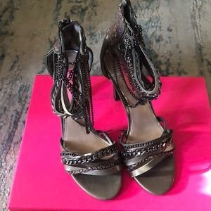Chain detail heels